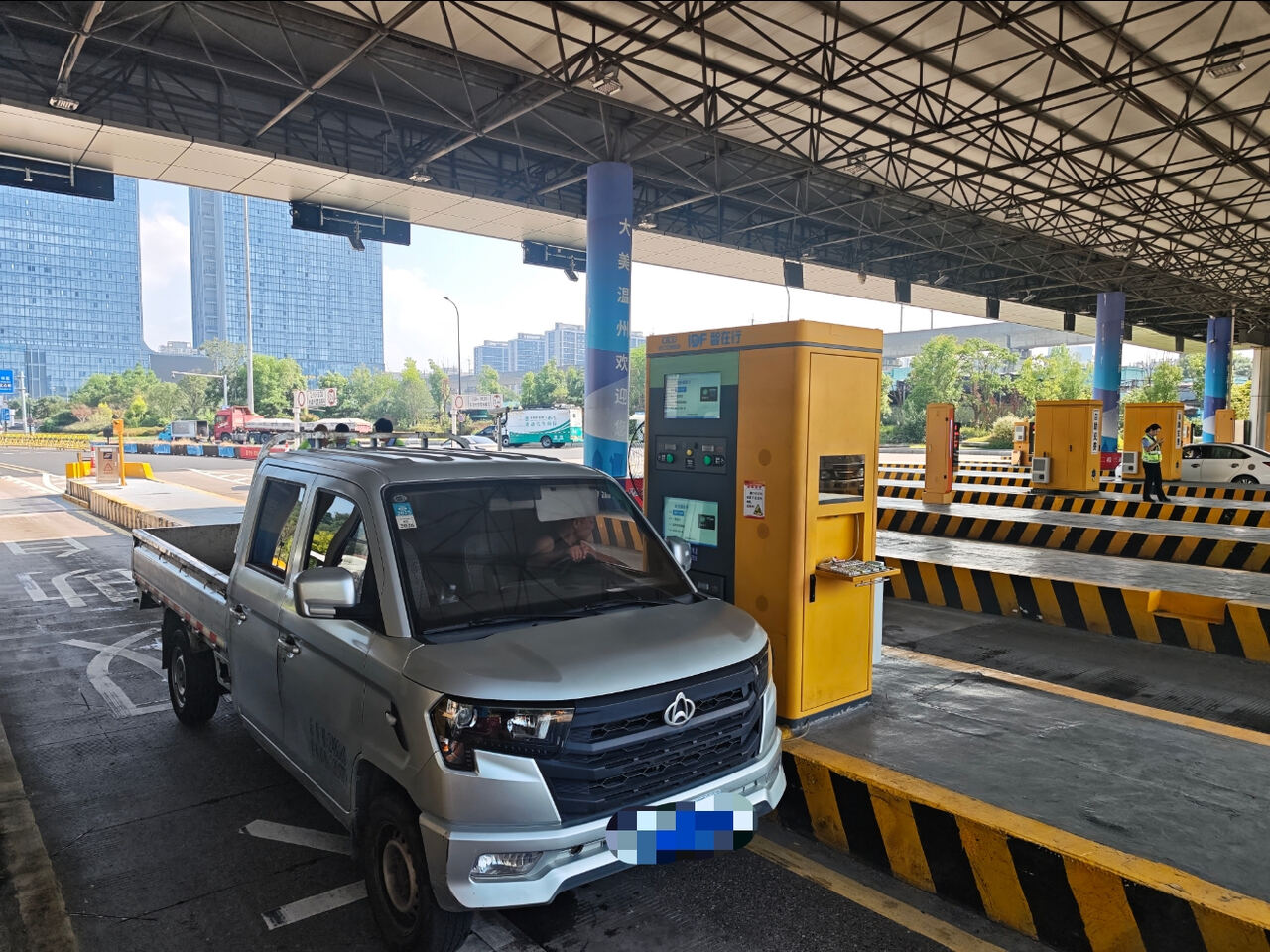 科技赋能“零延迟” 温州高速践行智慧交通新范式，重塑交通收费设备新生态
